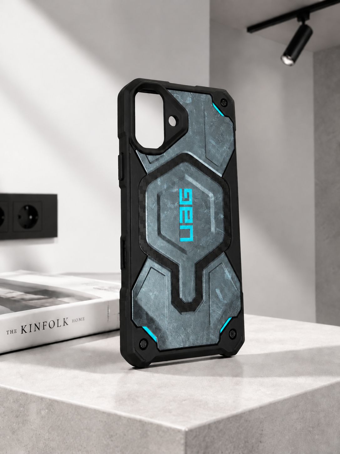 Чехол UAG Monarch Pro с MagSafe для Apple iPhone 16 Plus, противоударный, многослойный, цвет Forged Blue