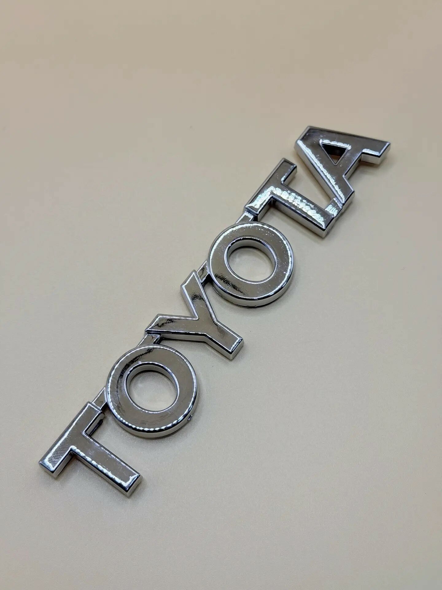Надпись наклейка на багажник Toyota Хром 11.5см