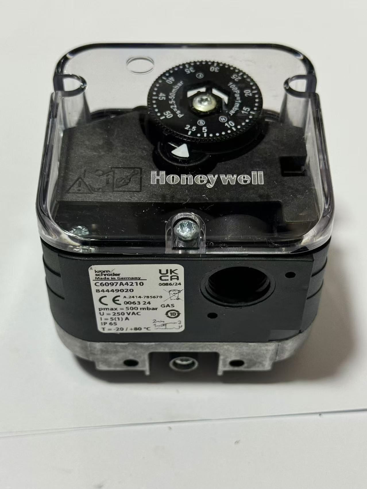 Мембранное реле давления газа и воздуха Honeywell C6097A4210 для систем горения