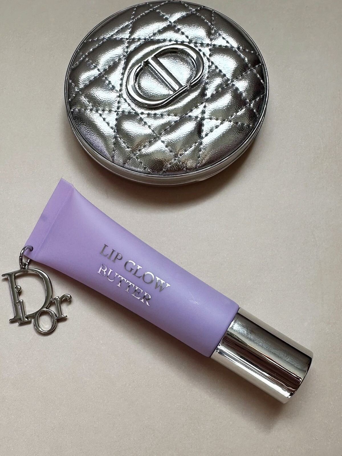 Блеск-бальзам Dior Lip Glow Butter (102 Glazed Lavender), увлажняющий, 10мл — фото 1