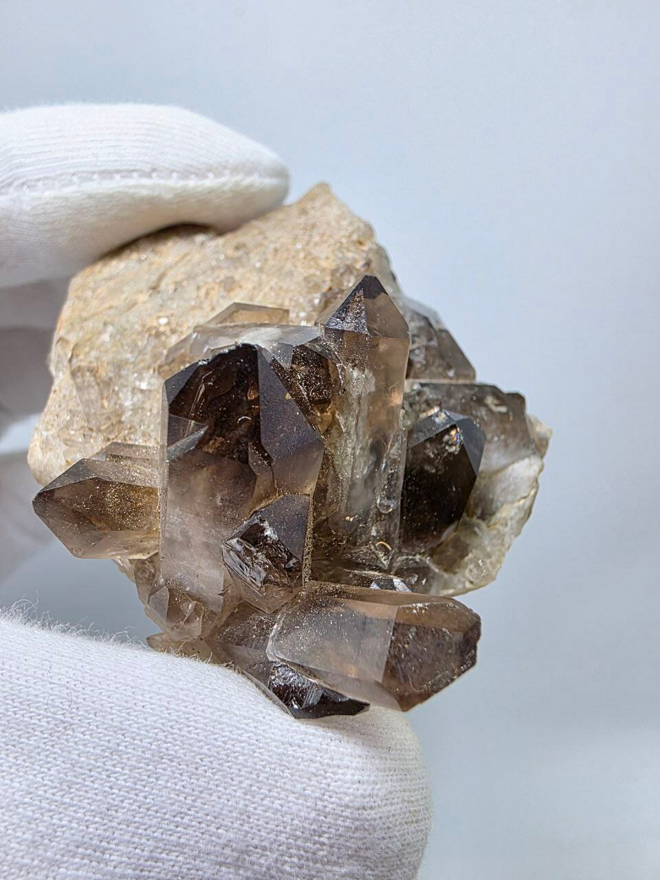 Щётка кристаллов дымчатого кварца 66 мм, 116 г — фото 1