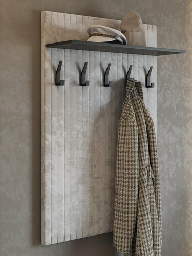 Изображение товара Мягкая настенная вешалка в прихожую, из велюра, с полкой с черными крючками, цвет молочный Кремовый/черный