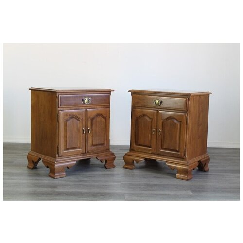 Тумбочки в георгианском стиле середины века (2 штуки) 41 х 66 х 61 см