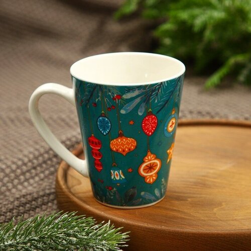 Кружка керамическая Игрушки 300 мл цвет голубой 595₽