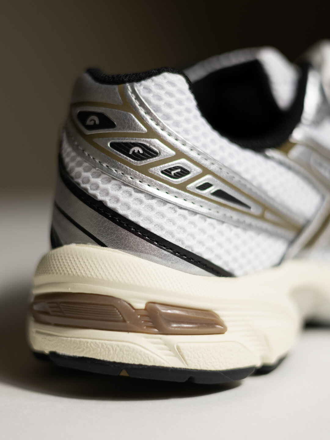 Кроссовки ASICS GEL-1130, полнота F, размер 37.5 EU, Steel / Ivory Dune / Metallic Silver Grey — фото 1