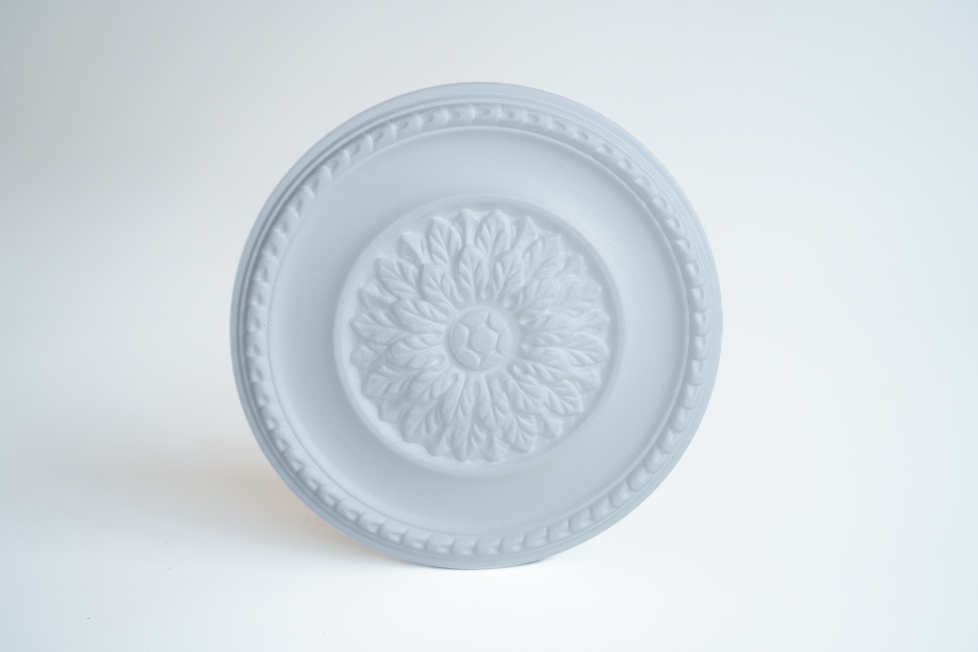 Декоративная потолочная розетка полистирол белая Decoflair D305-380 38 см