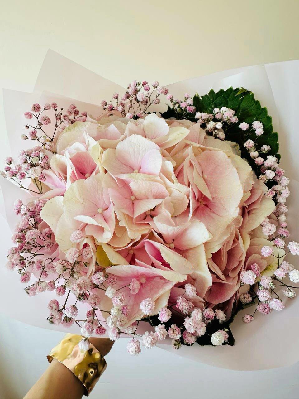 Букет гортензия и гипсофила авторская работа высота 40 см светло-розовые цветы 1 шт