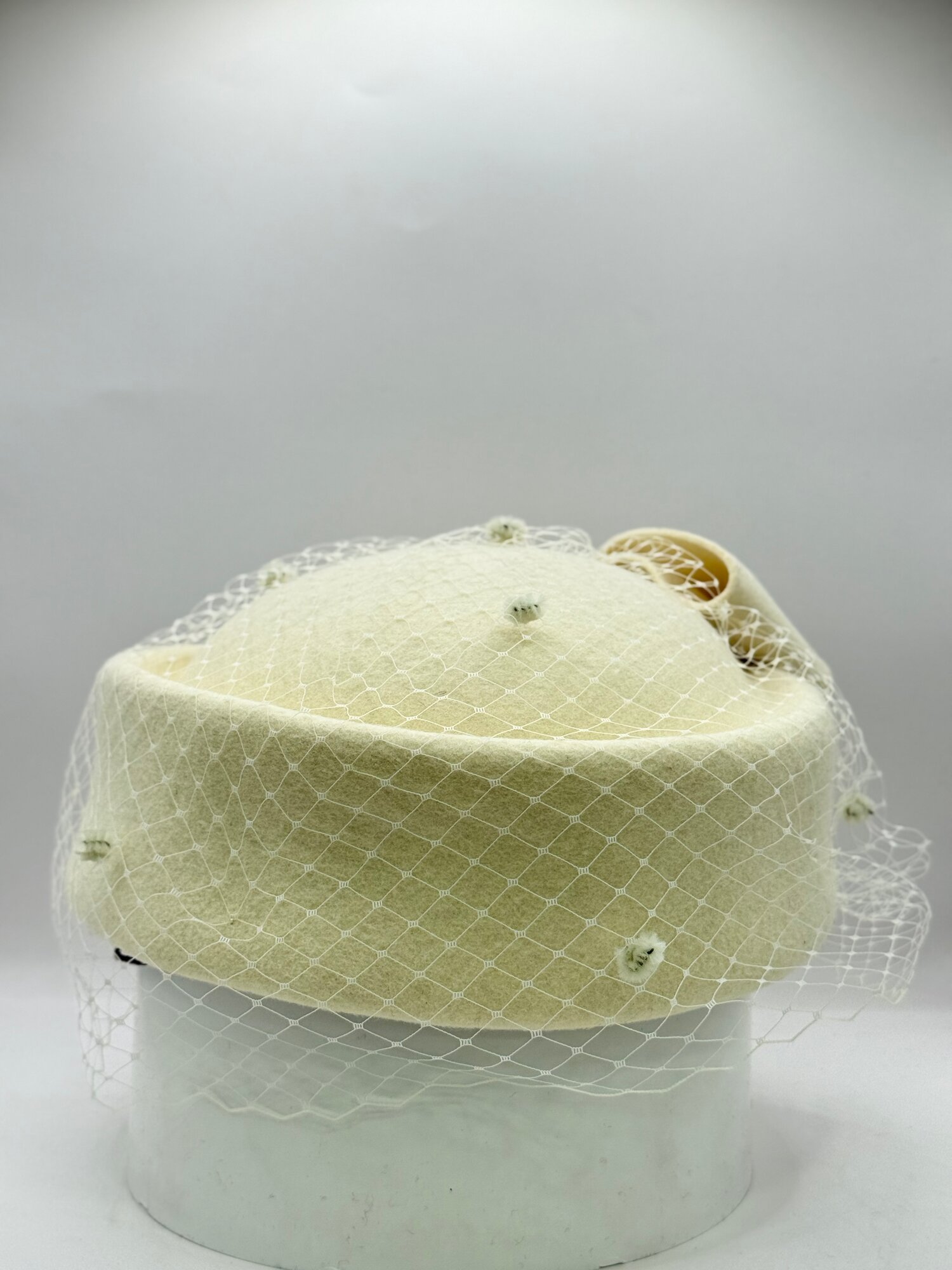 Кепка  шляпа для девочек и женщин, размер 58 ( универсальный ), 000 белый — фото 1