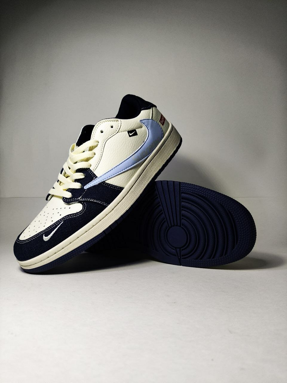 Кроссовки NIKE nike travis scott, размер 40 EU, белый, черный — фото 1