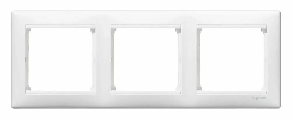 774453 Legrand Valena - Рамка 3 поста - белый — фото 1