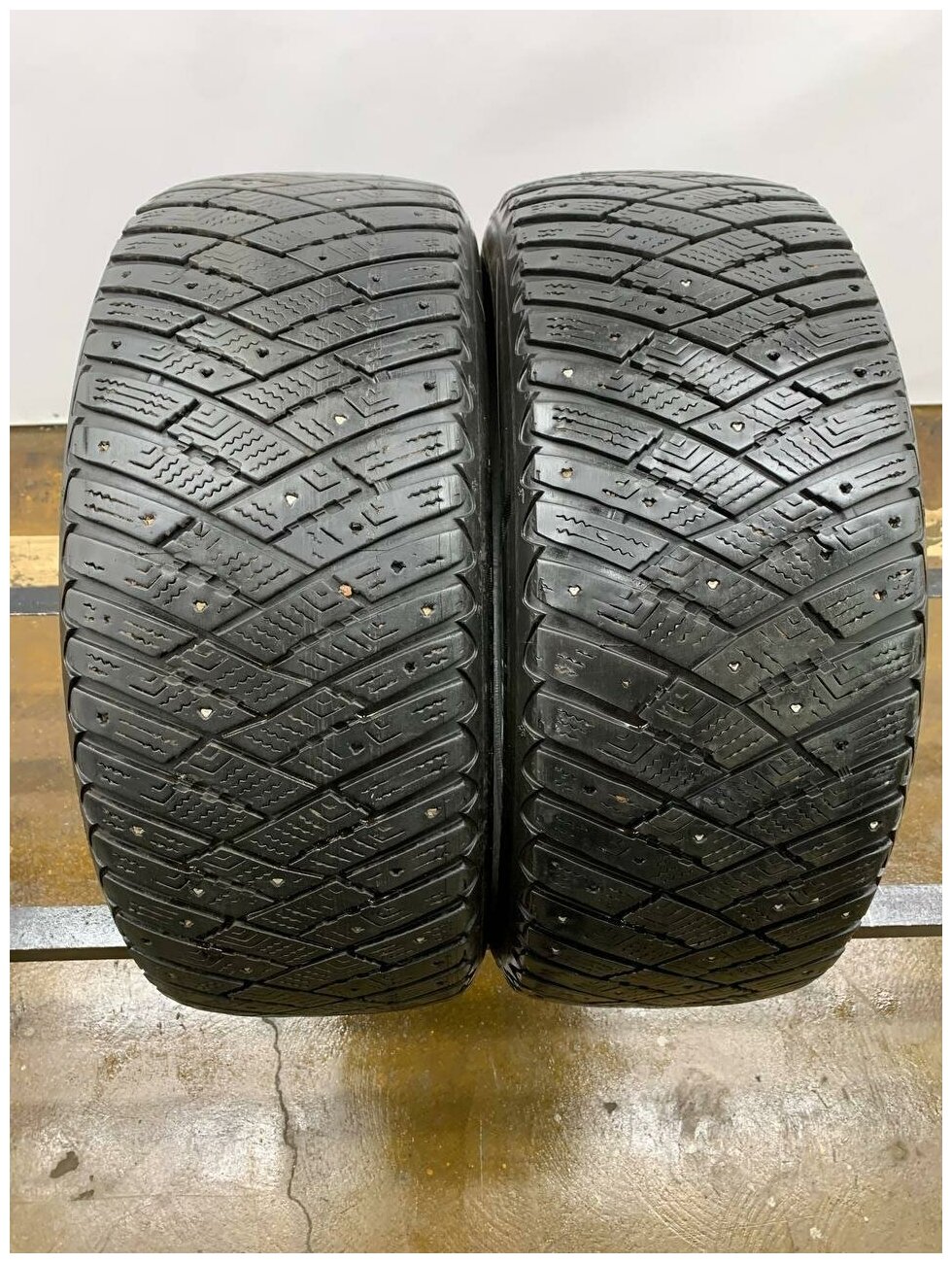 Goodyear UltraGrip Ice Arctic 215/55 R16 БУ Шины Зимние