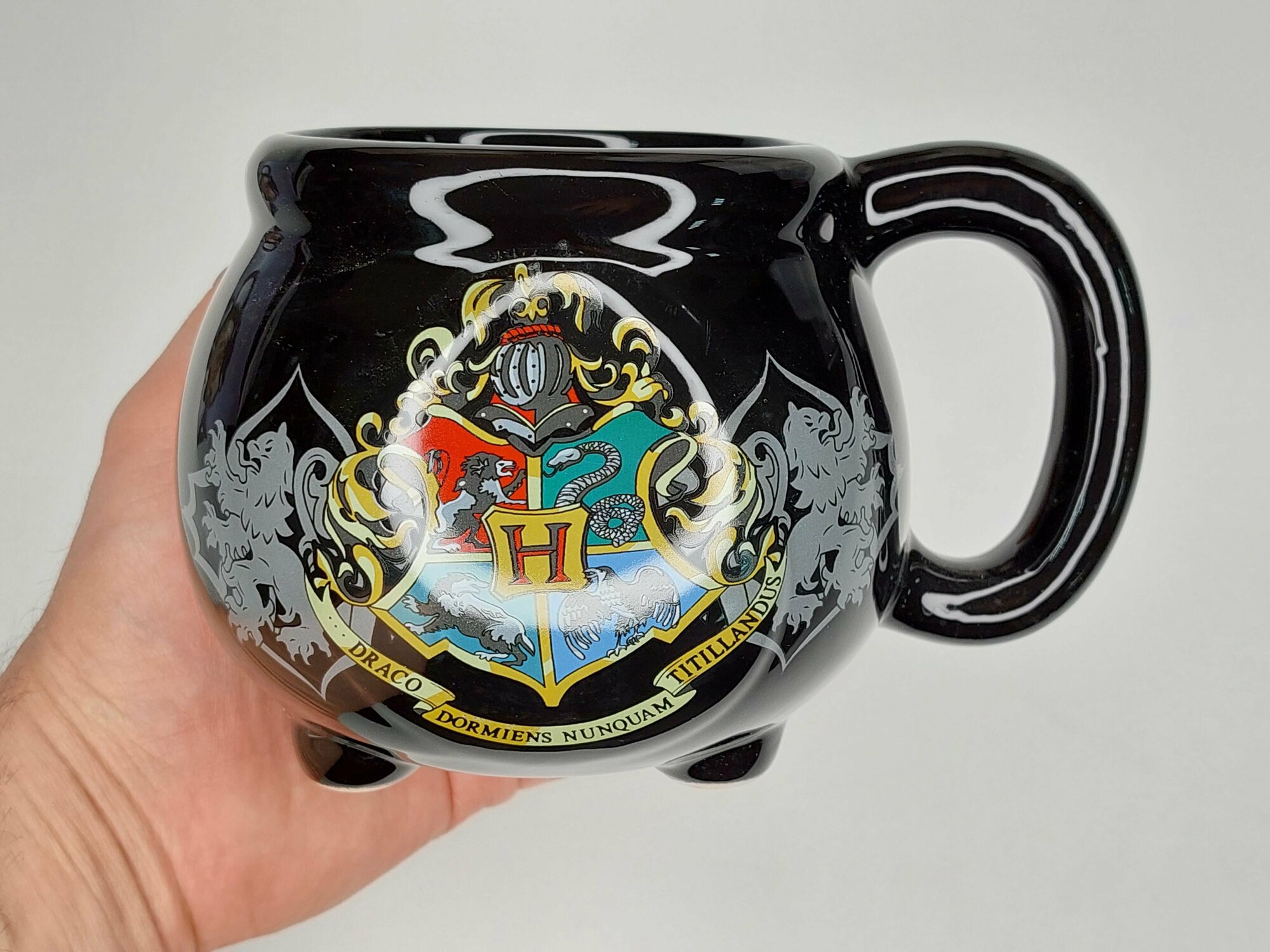 Кружка школа волшебства Хогвартс из вселенной Гарри Поттер Hogwarts School