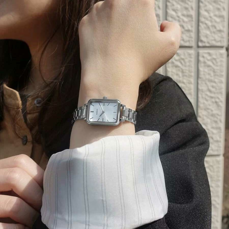 Наручные часы CASIO, серебряный, белый — фото 1