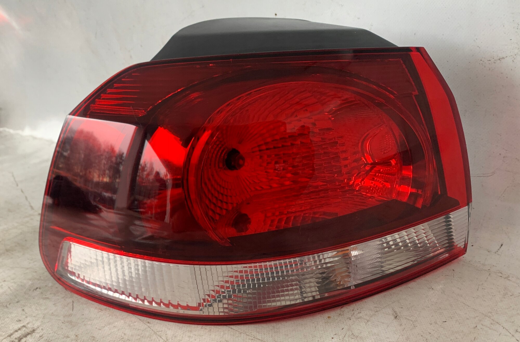Фонарь задний левый VW Golf хэтчбек 6 2009-2013 (ОЕ: 5K0945095E)