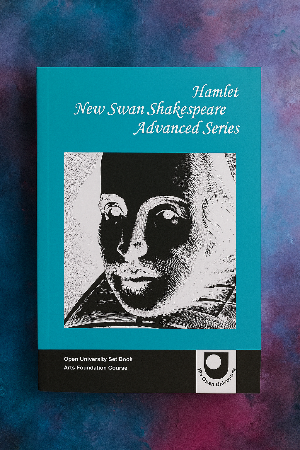 Книга "Hamlet new Swan Shakespeare", 239 стр, английский язык, мягкая обложка