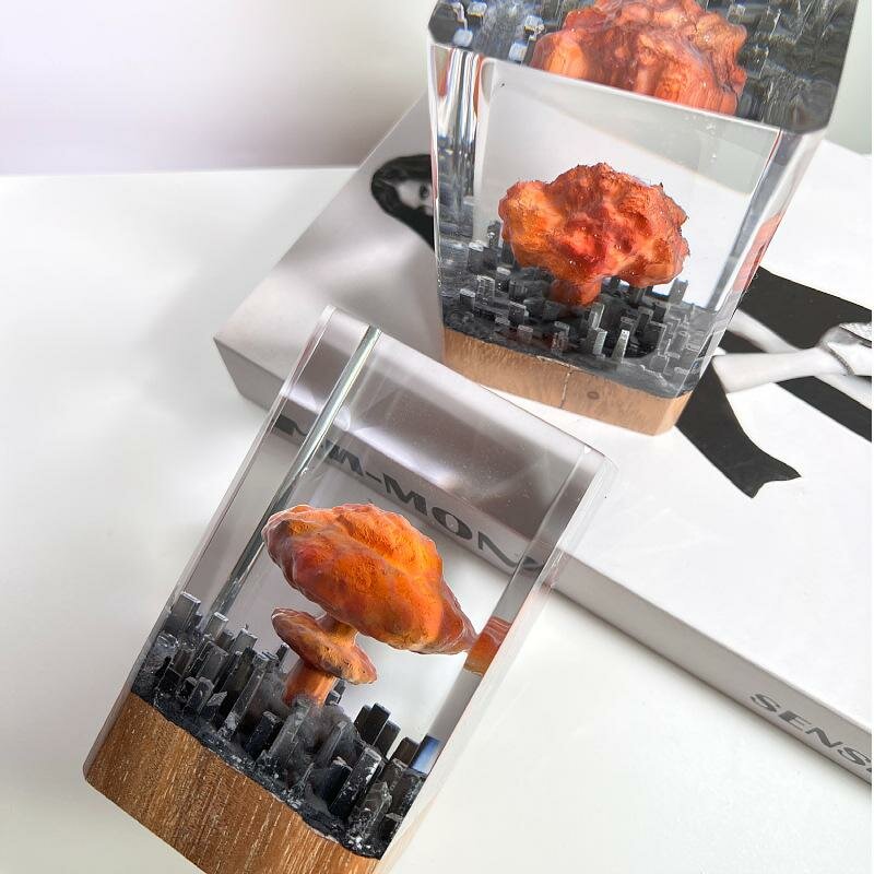 Ночник: "Взрыв атомной бомбы" — фото 1