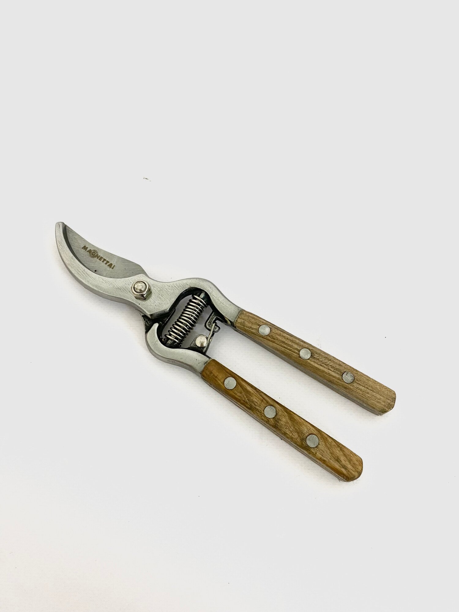 Секатор садовый MAGNETTA MG0201