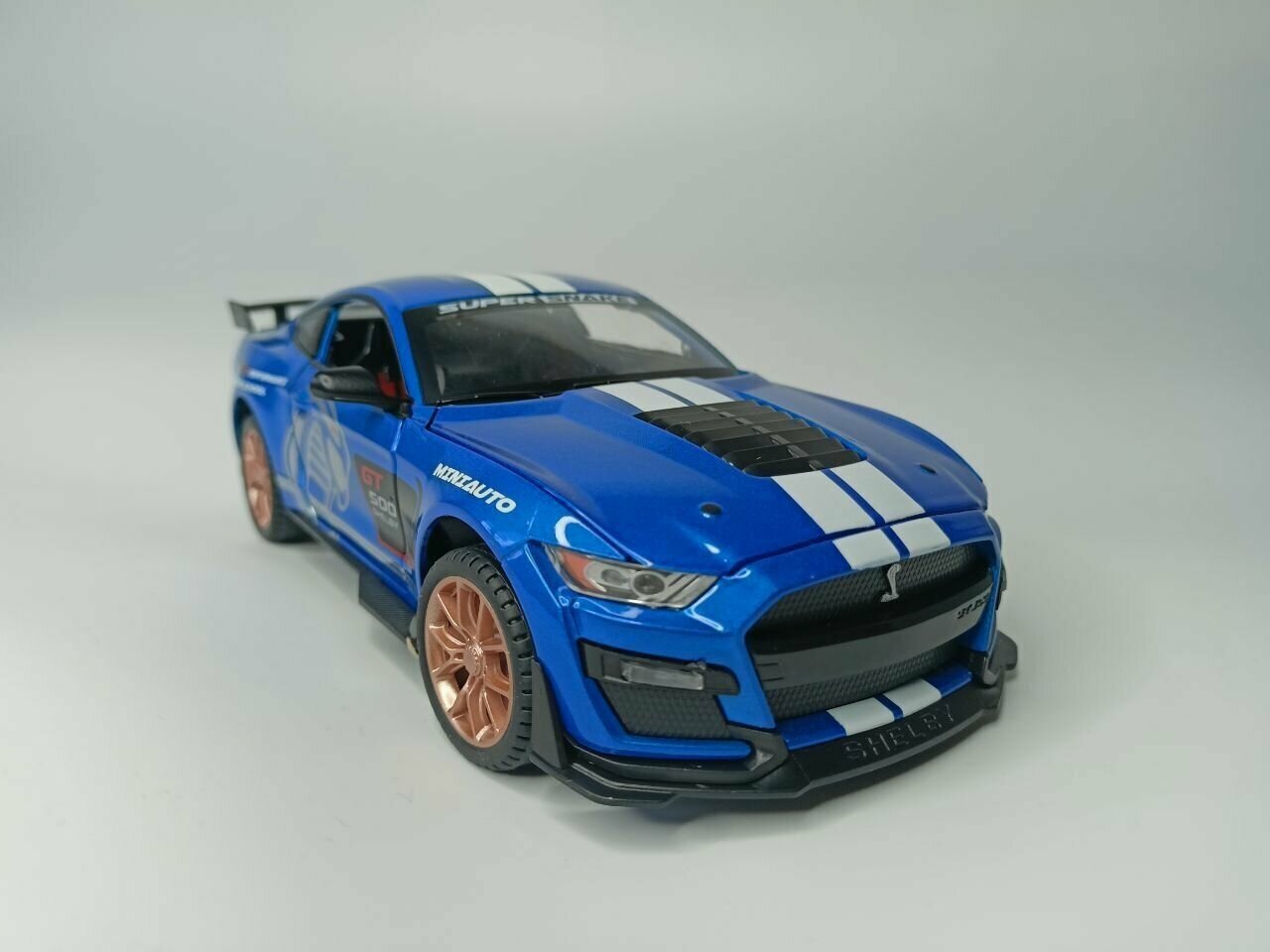 Машинка металлическая Ford Mustang Shelby GT500