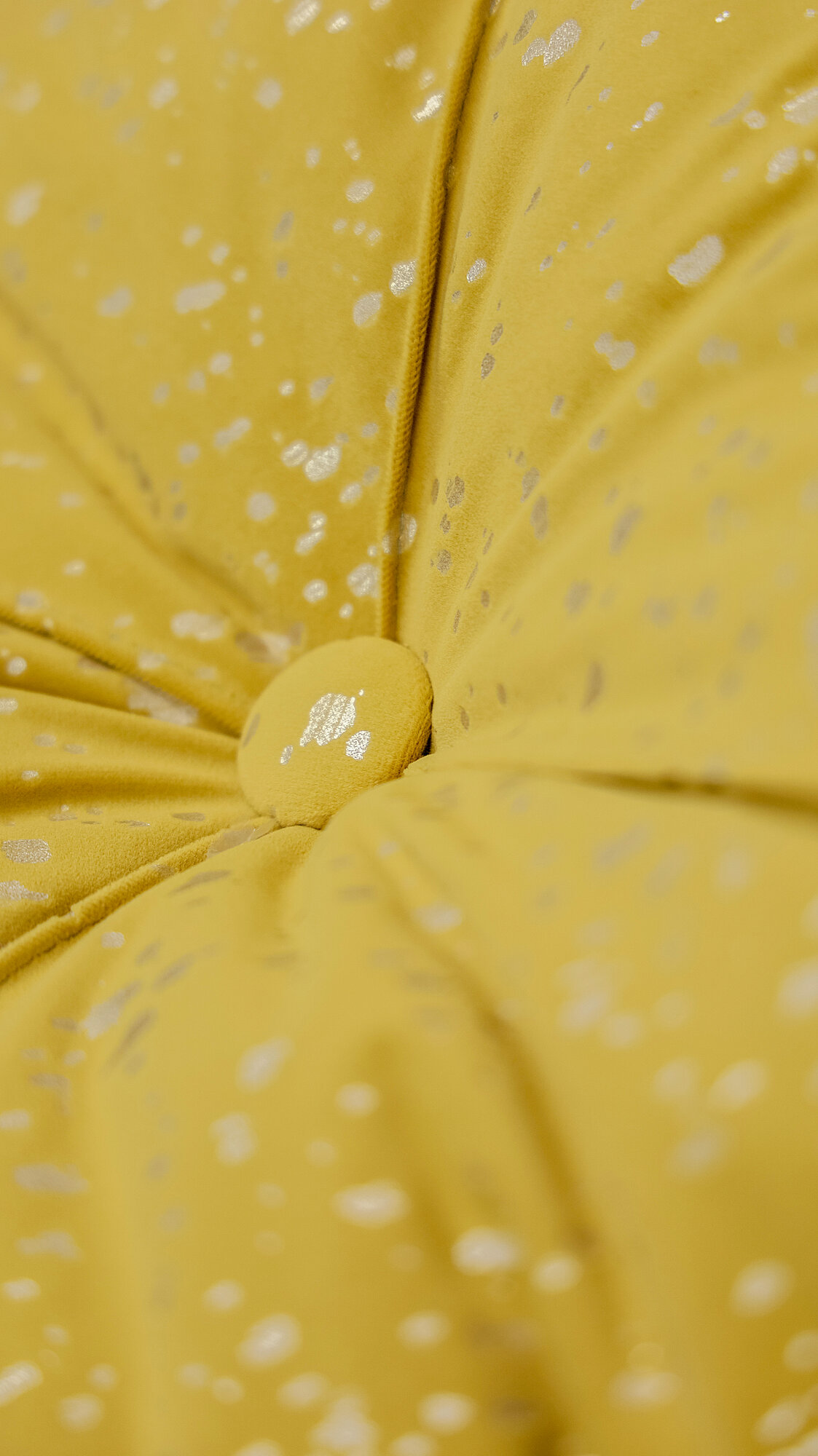 Комплект подушек Грани 45х45 с пуговицей, бархат Золотые капли желтый, 2 шт