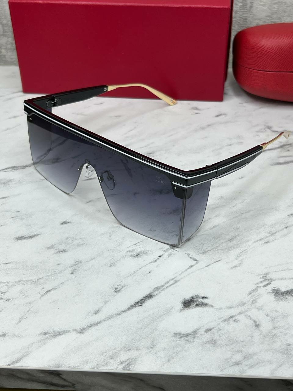 Солнцезащитные очки Dior, черный — фото 1