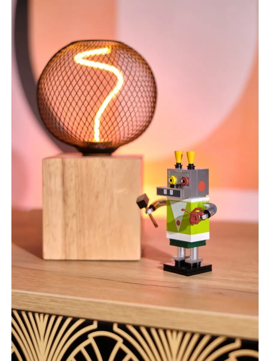 Конструктор Brick Labs "Ну, погоди: Заяц-робот" — фото 1