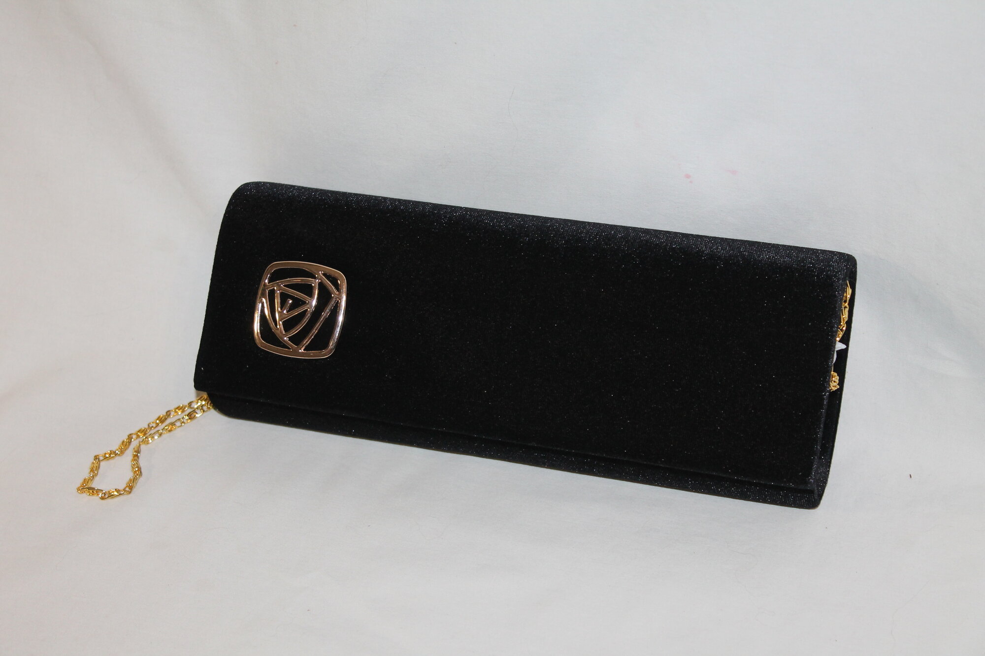 Сумка клатч Rose Heart Клатч черный бархатный, фактура бархатистая, рельефная, черная