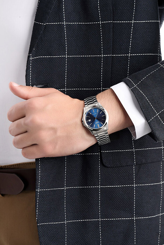 Наручные часы CASIO Standard, серебряный/синий — фото 1