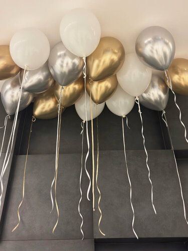 Изображение товара Воздушные шары под потолок, шарики под потолком 15 шт Pinterest белый, серебристый, золото