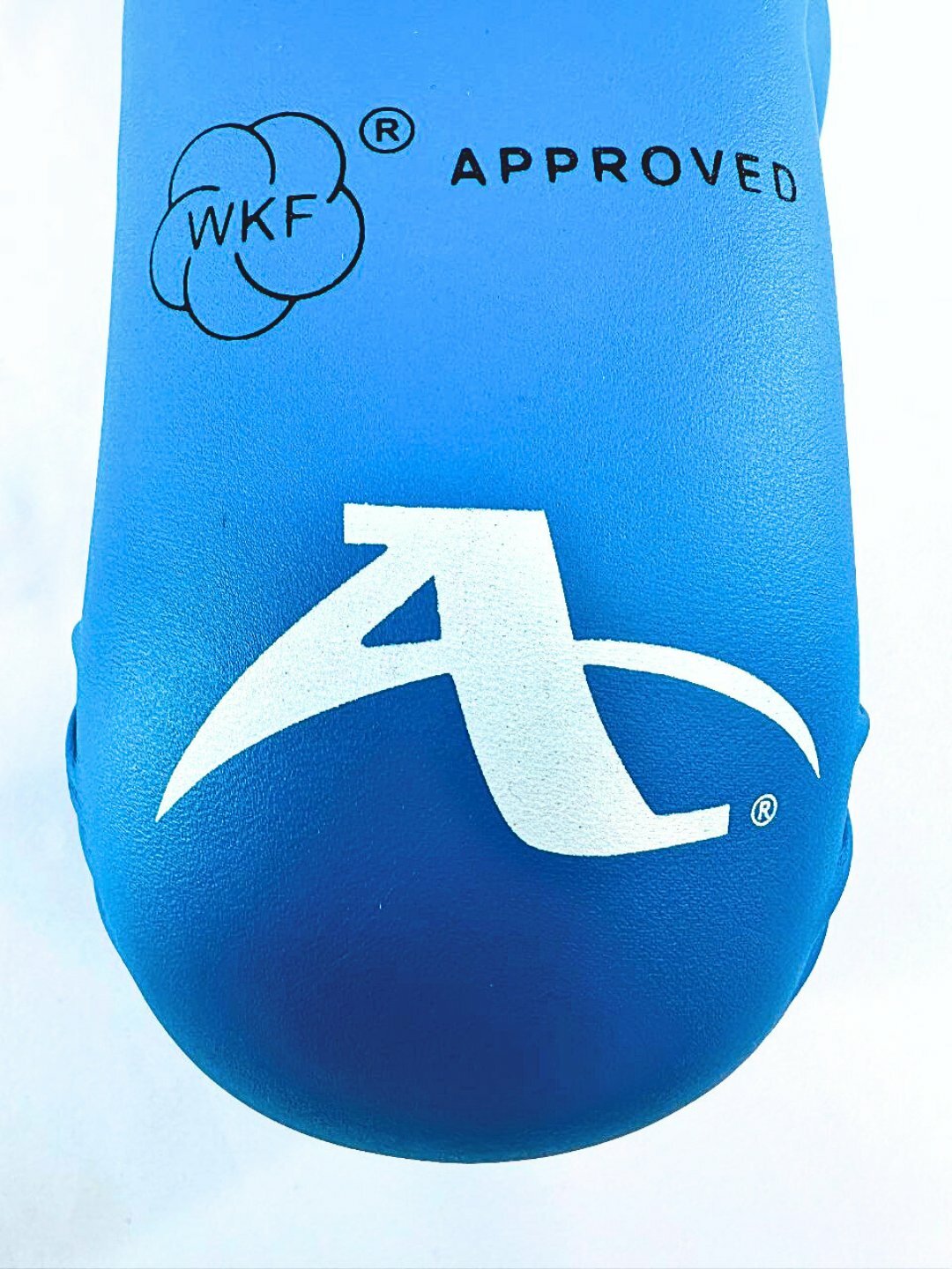 Перчатки для тхэквондо и карате Arawaza – красные/синие, размеры S/M/L/XL — фото 1