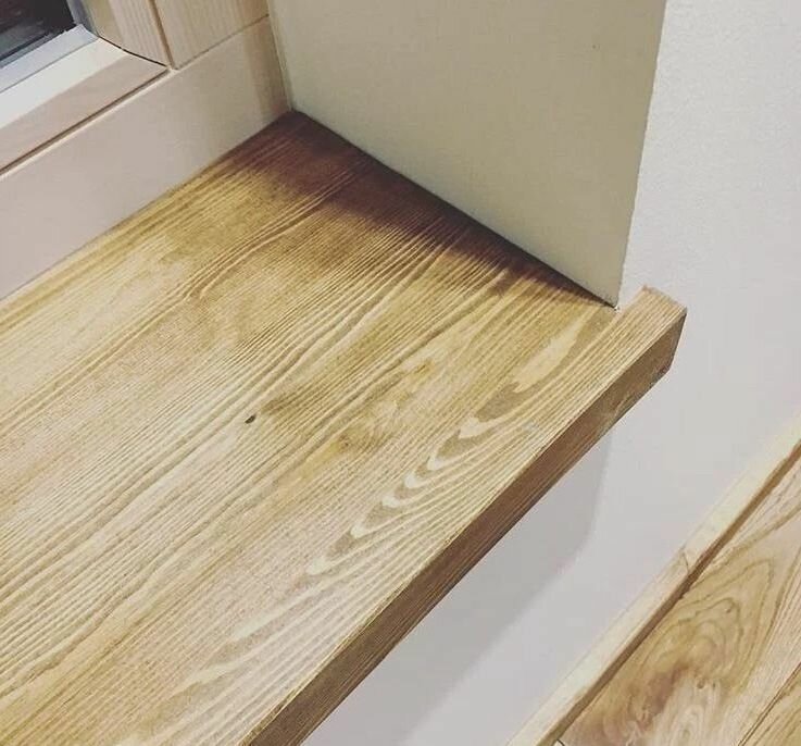 Подоконник из массива дерева Лиственница 1300х400x40мм