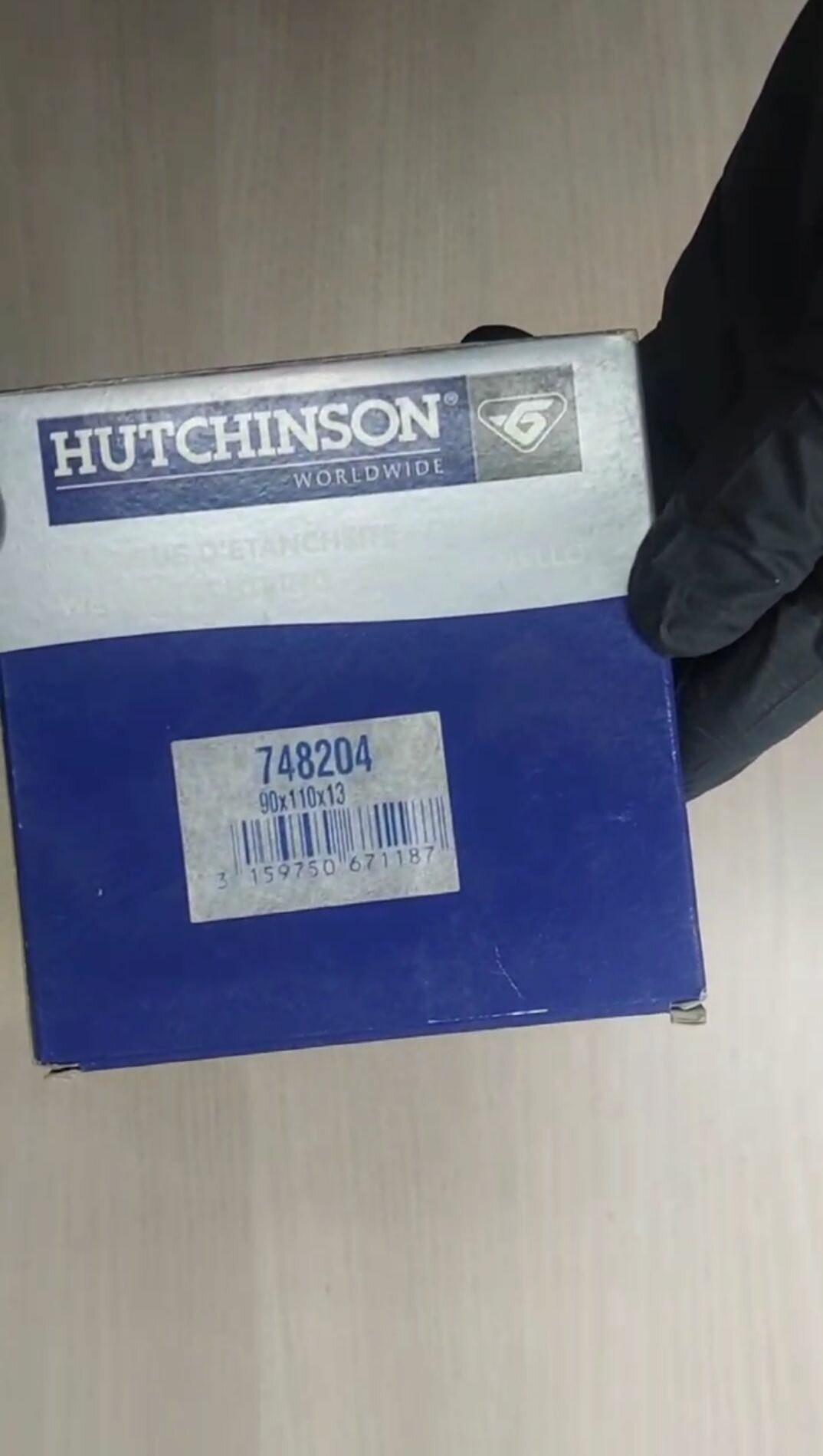 Сальник Hutchinson 748204 (90 x 110 x 13).