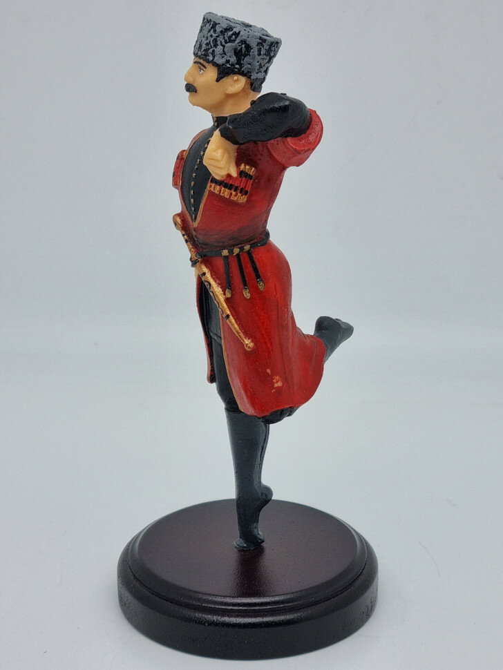 Статуэтка Горец в танце 2 — фото 1