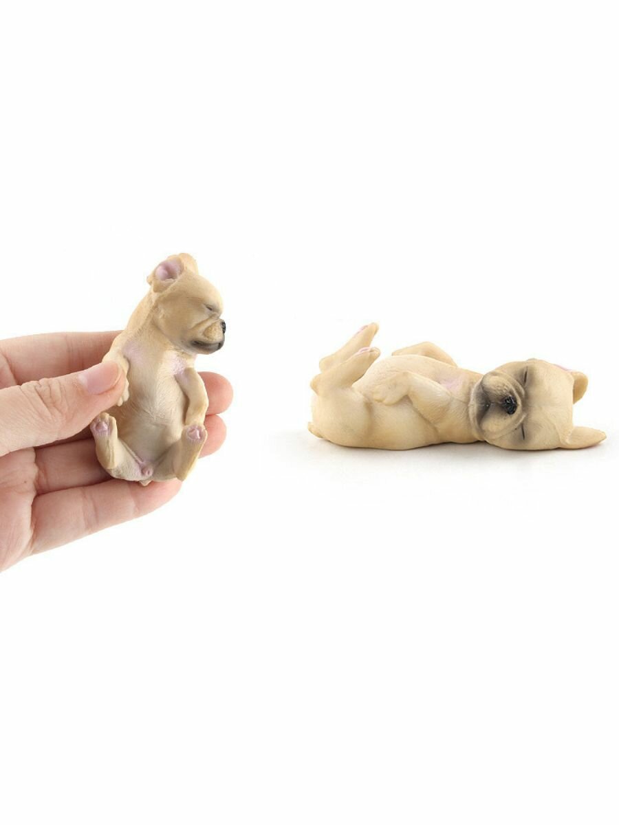Фигурка собака Бульдог щенок спящий лапами вверх — фото 1
