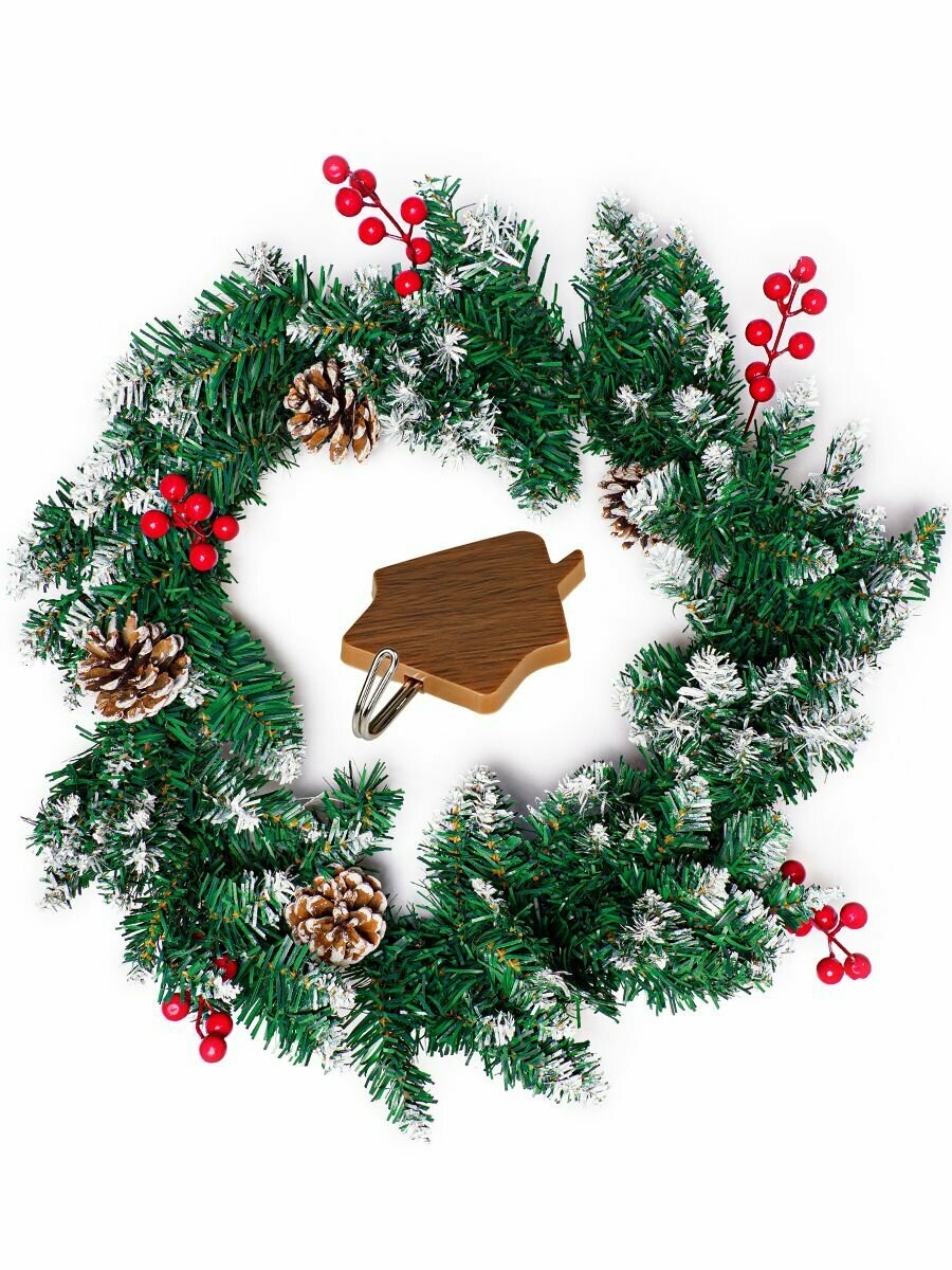 Венок хвойный с шишками и ягодами + крючок арт. D-210 d 40 см зеленый 1 шт.