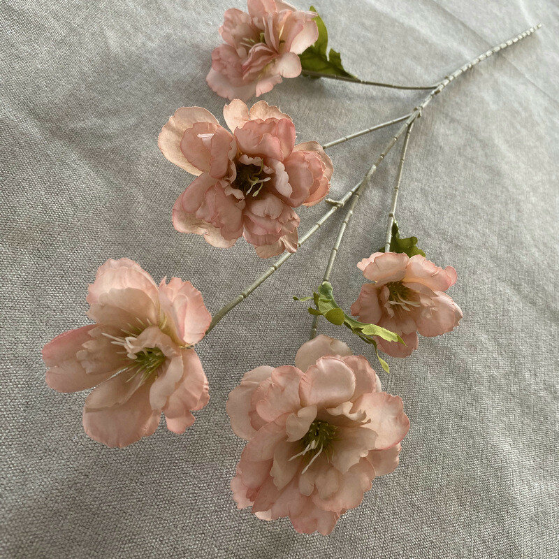 Искусственный букет гибискуса для свадебного декора и оформления особых мероприятий светлый коричневый