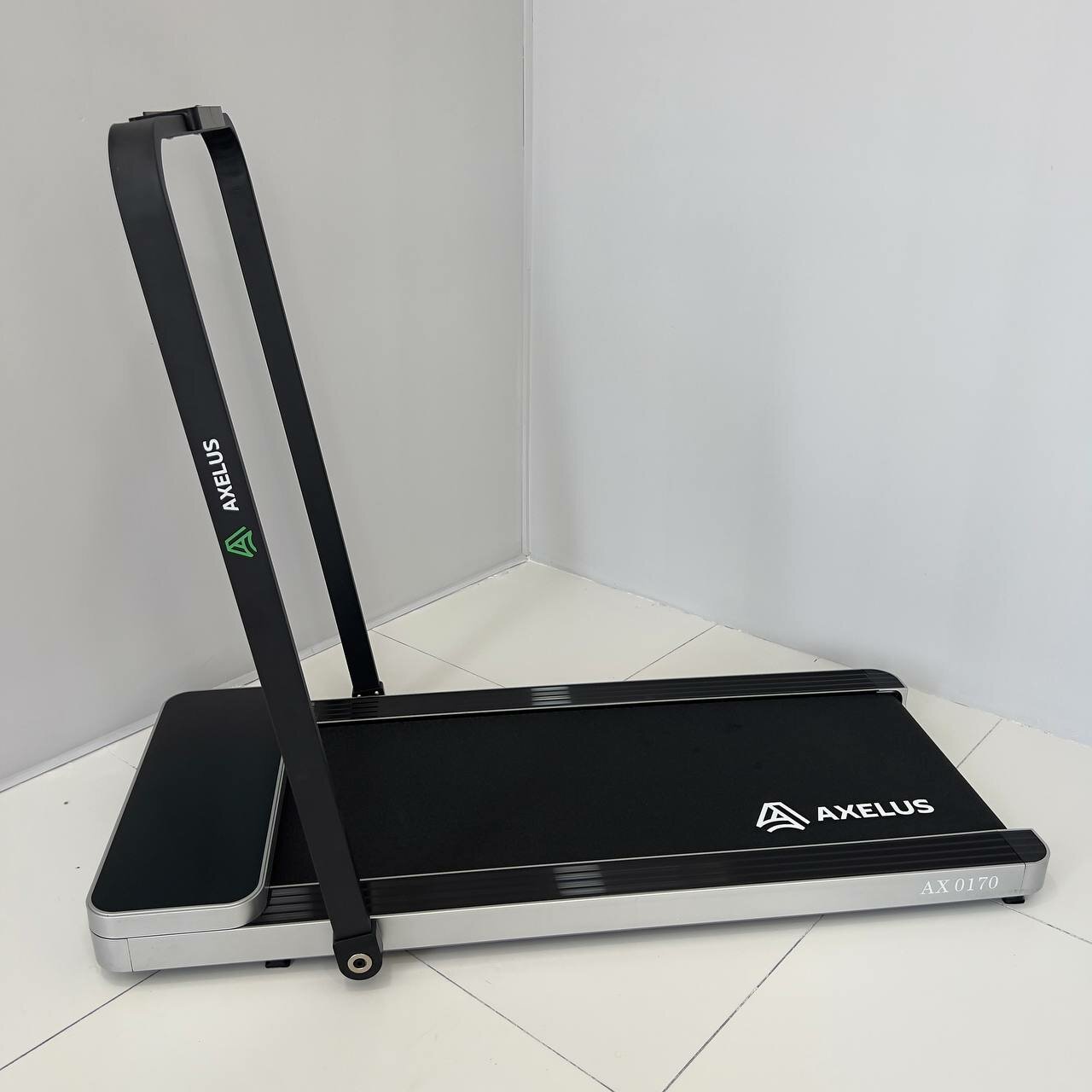 Беговая дорожка Axelus 0170, 1,5 л. с, складная, максимальная нагрузка 100 кг