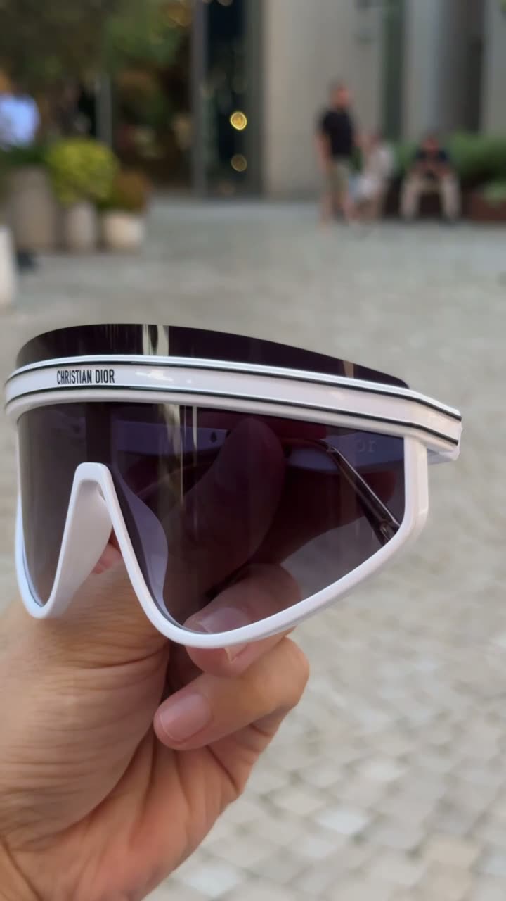 Солнцезащитные очки Christian Dior, розовый, черный, бордовый, синий, белый, коричневый, бежевый — фото 1