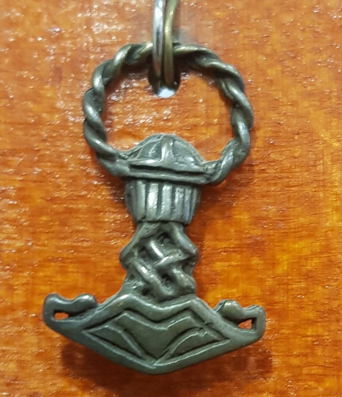 Амулет талисман защитный "Молот Тора-Разбивает преграды, злые намерения врагов и трудности" 30х30мм, металлический, 040