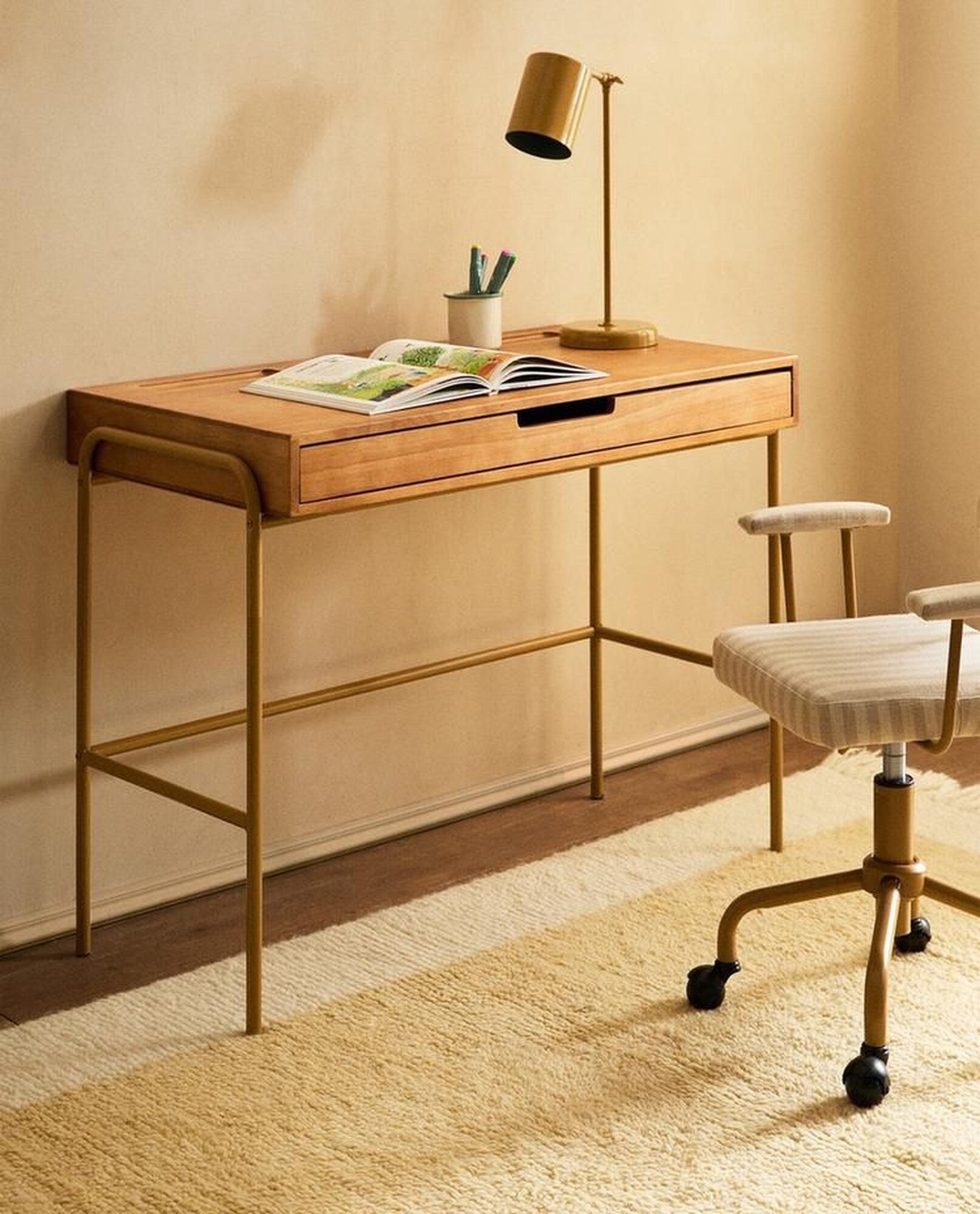 Детский деревянный стол 74 x 98 x 50 см горчичный ZARA HOME 2629/072