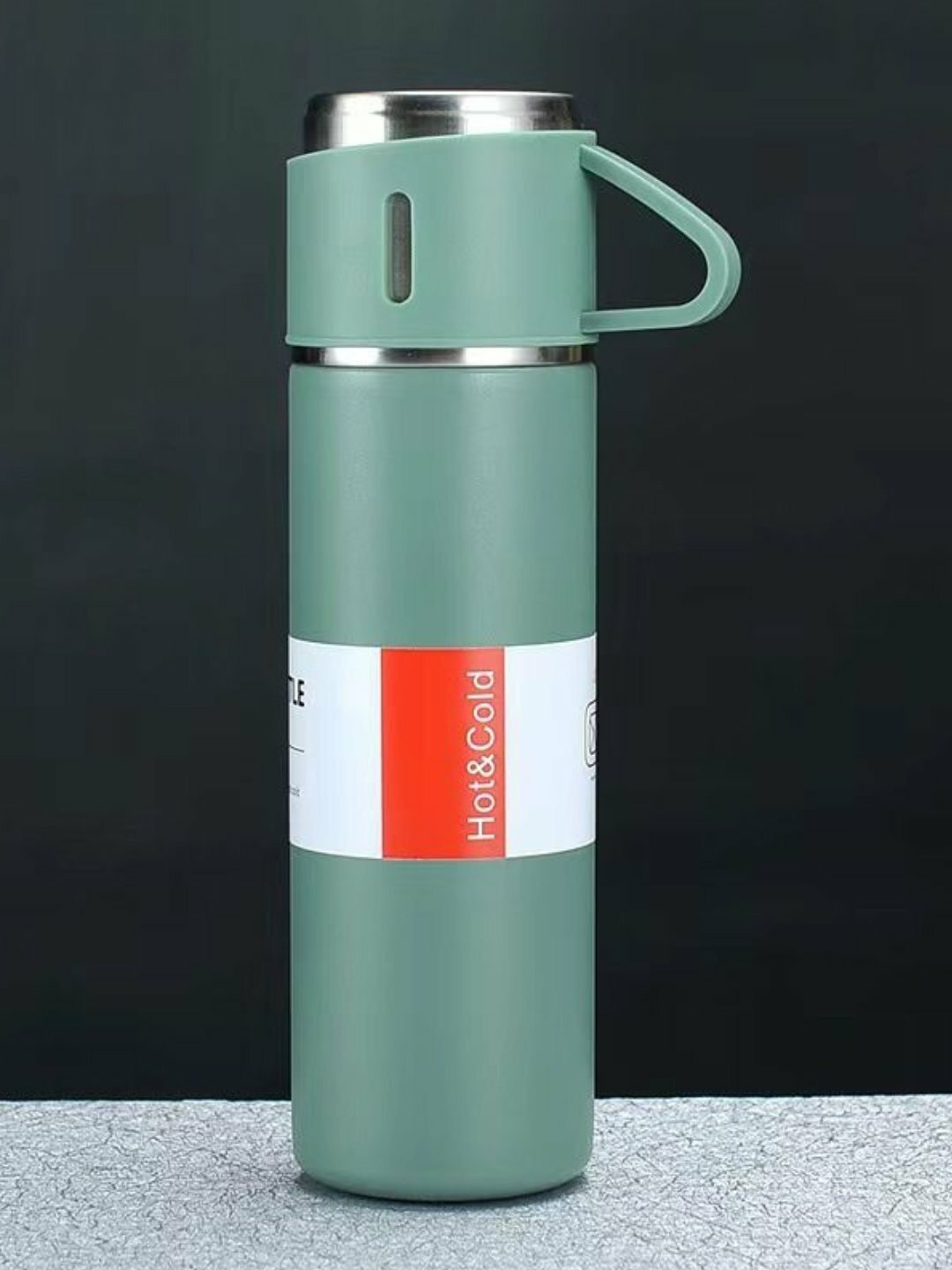 Термос с тремя кружками в комплекте, держит тепло, 3 стакана и подарочный набор, 500 мл