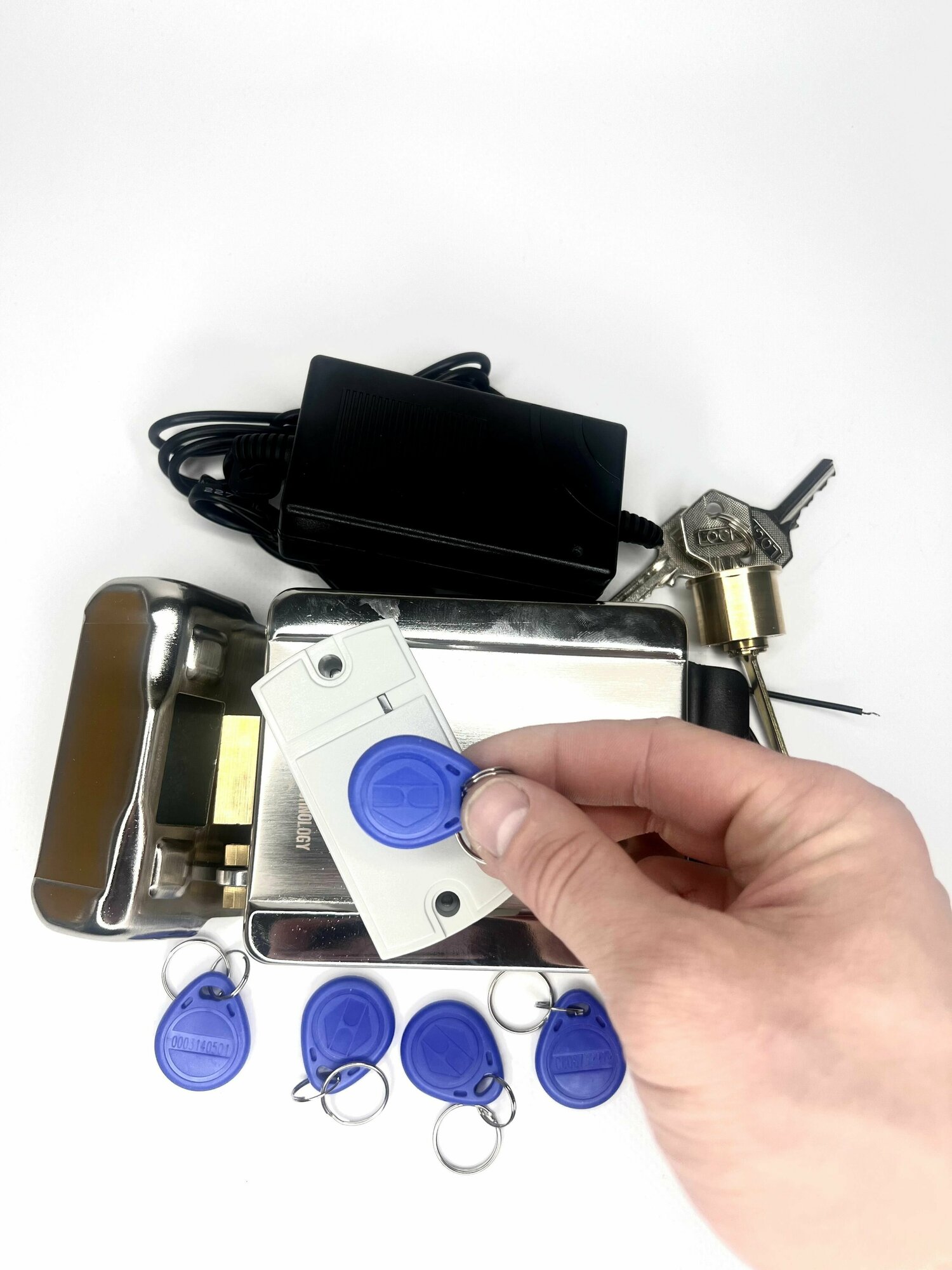 Электромеханический замок на калитку с RFID брелками