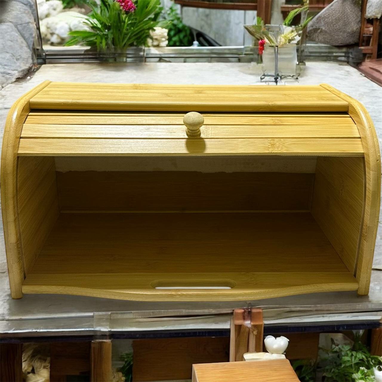 Деревянная хлебница с крышкой, контейнер для хлеба, практичное и стильное решение для хранения хлеба и выпечки.