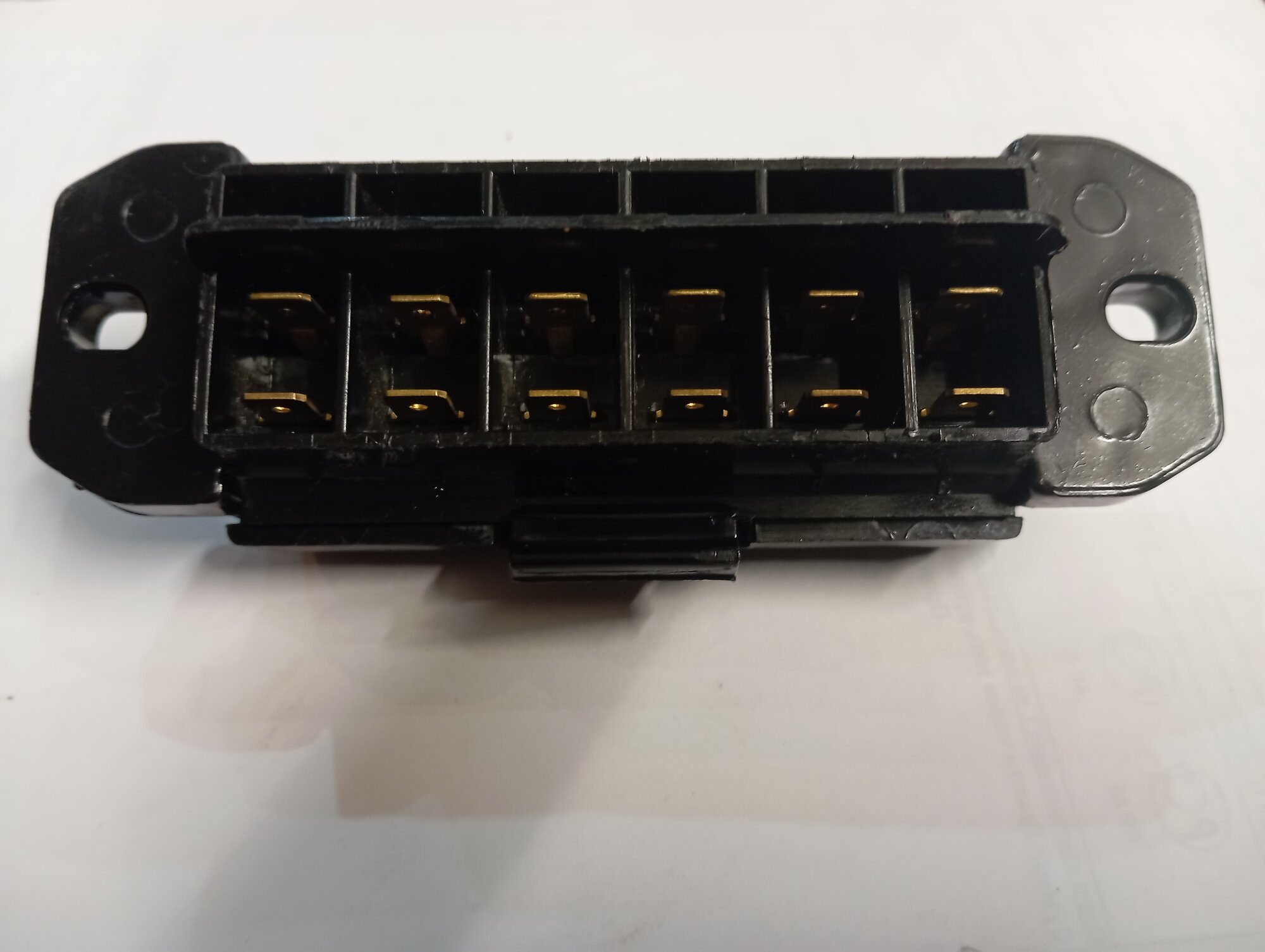 Коробка предохранителей на ВАЗ 2101 2102. — фото 1