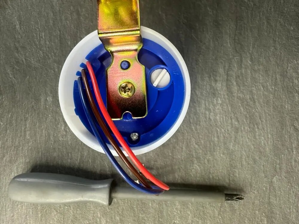 Фотореле настенное уличное 10А 2200Вт IP44 — фото 1