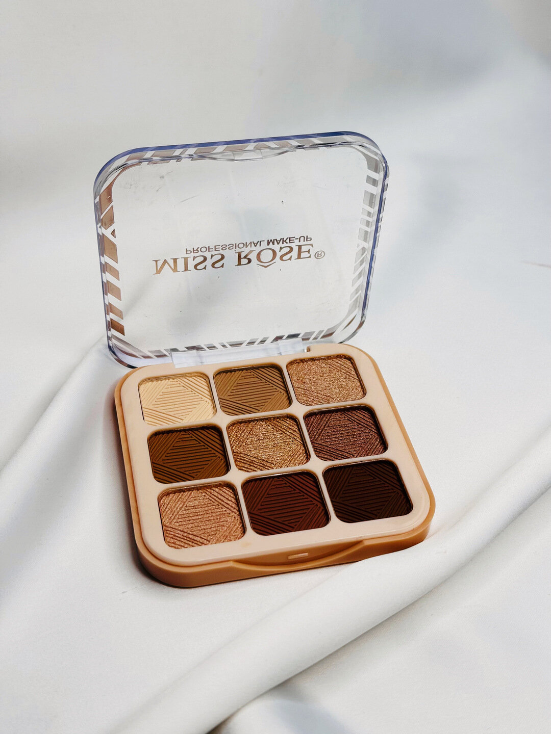 MISS ROSE палетка теней для глаз, 9 оттенков — фото 1