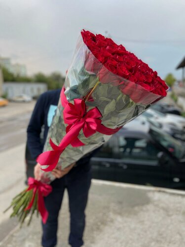 Изображение товара 51 высокая роза 150 см / Букет из 51 высокой розы 150 см / Длинные розы 150 см