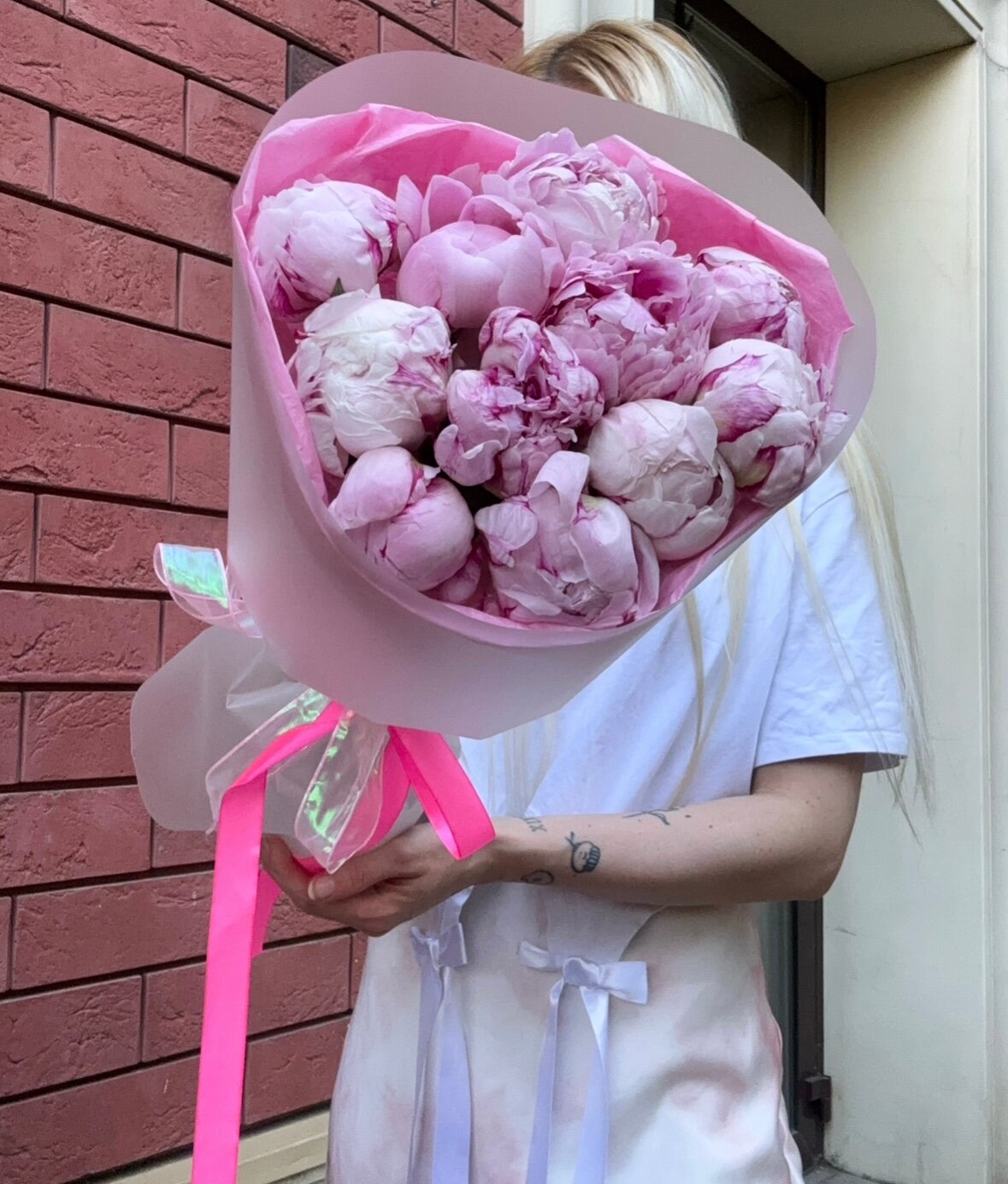 Пионы розовые Сара Бернар (Sarah Bernhardt / Сара Бернард) 11 штук монобукет