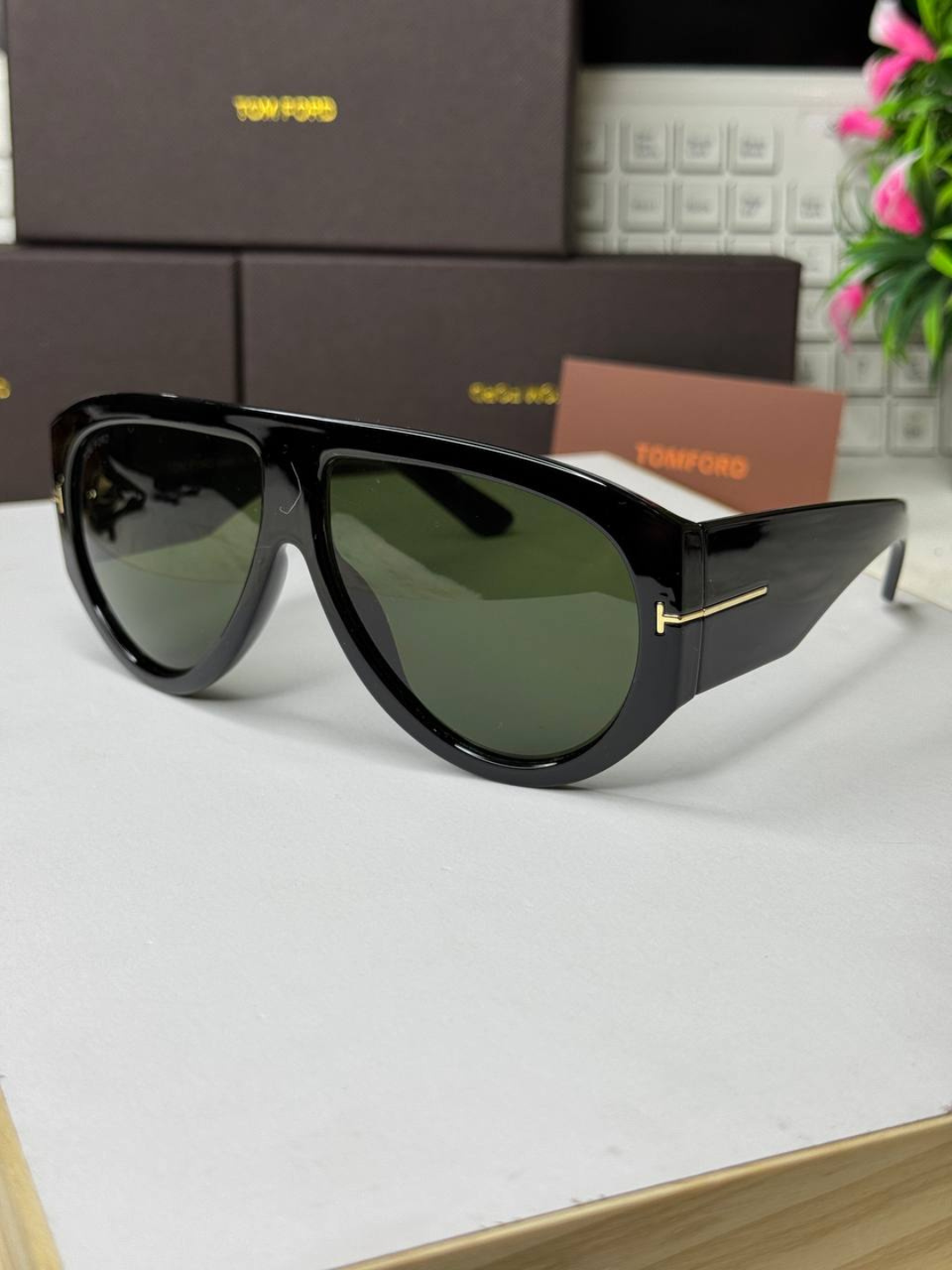 Солнцезащитные очки Tom Ford, темно-зеленый — фото 1