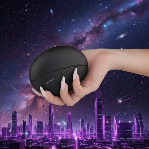 Изображение товара Вакуумный стимулятор SVAKOM Pulse Galaxie, с проекцией звёзд, для клитора, черный