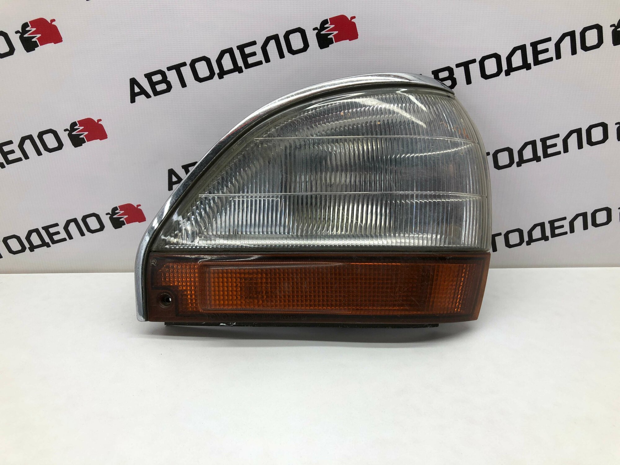 Фонарь габаритный правый Toyota Town Ace R30